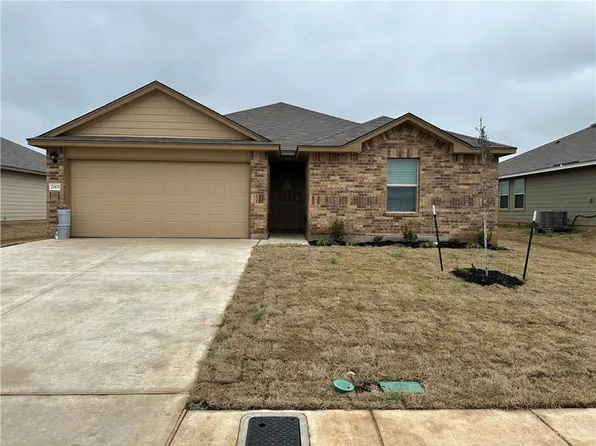 7005 Canadian Dr, China Spring, TX 76633