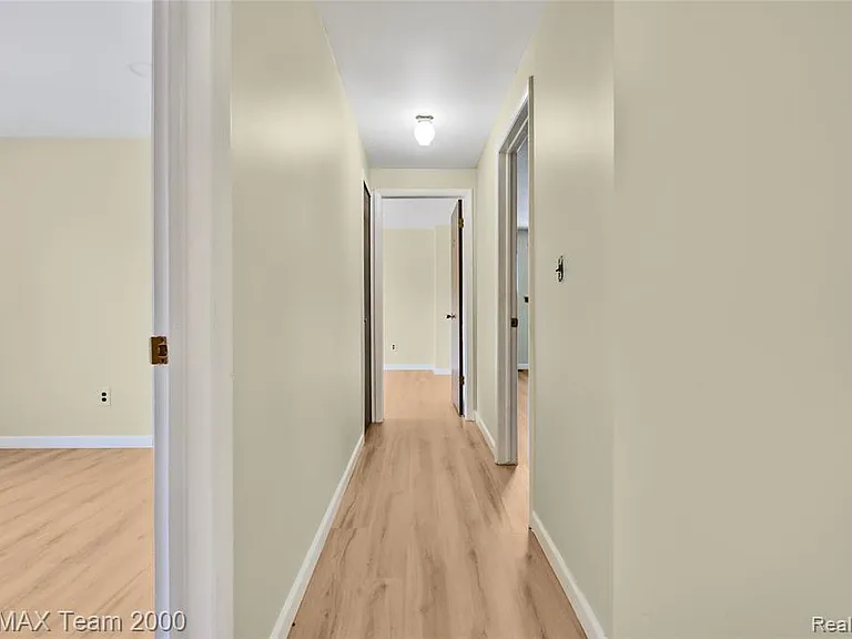 2053 Brookfield St — Photo 28