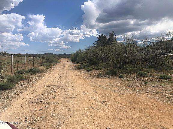2nd image of 3435 E Calle Agassiz Road #-