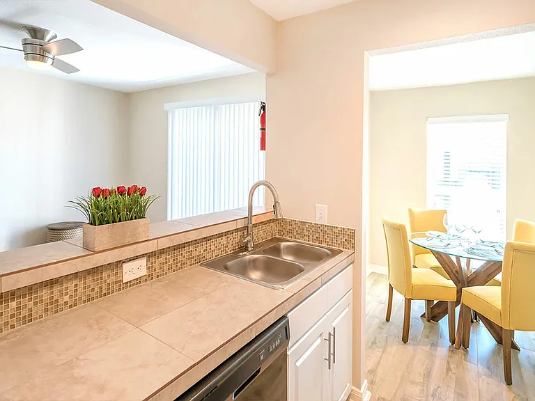 Los Prados Apartment Homes — Photo 25