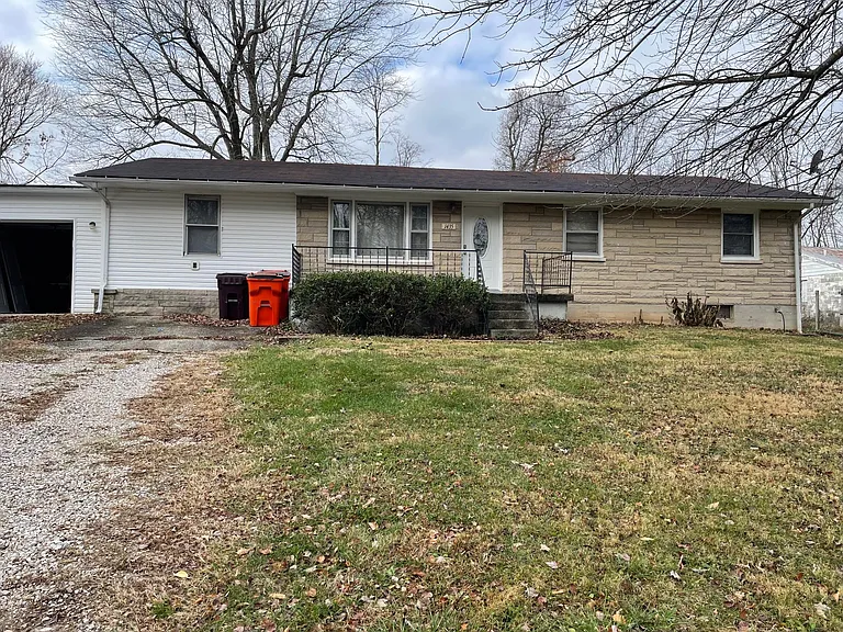 1435 Hodgenville Rd — Photo 1