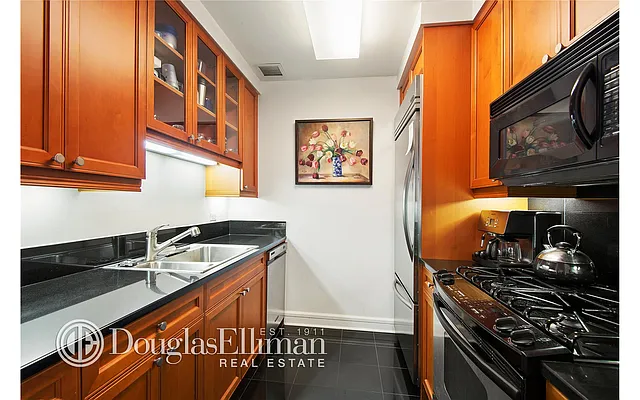 Rented by Douglas Elliman | media 10