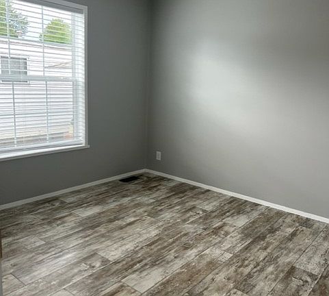 3rd image of 5100 Clyde Park Ave SW #40