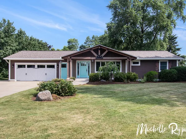 8737 Summit Ct, Zeeland, MI 49464
