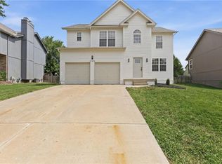 21470 W 122nd St, Olathe, KS 66061