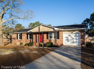 6014 Lexington Dr, Hope Mills, NC 28348