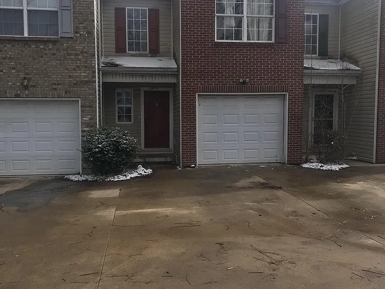 125 Ashberry Dr #C — Photo 5