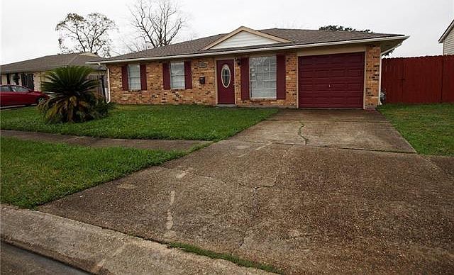 1st image of 444 Grovewood Dr