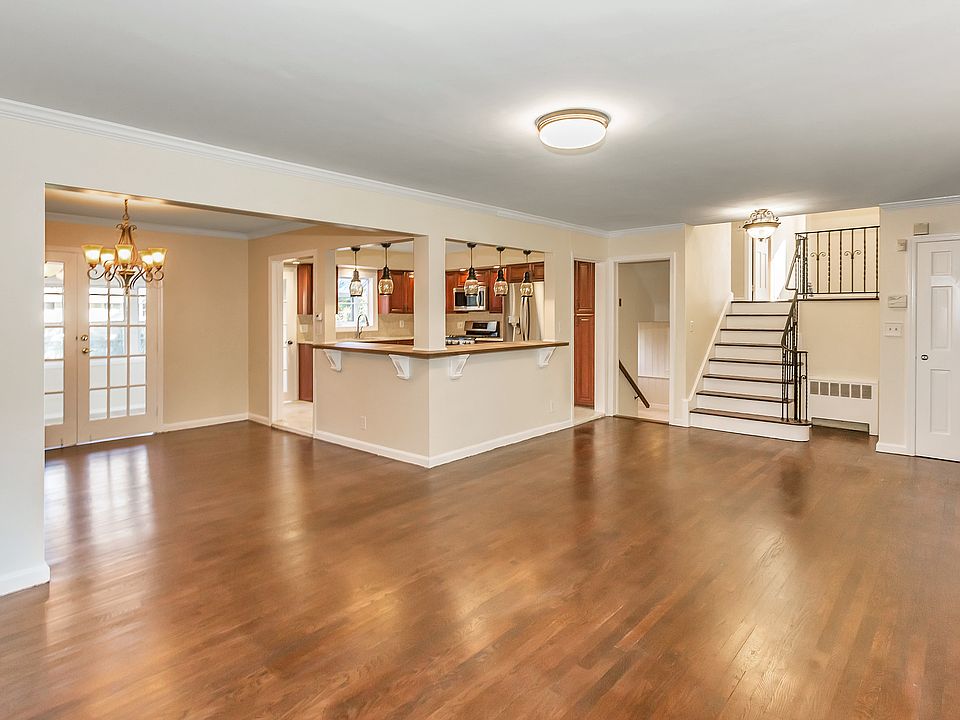 1st image of 204 Lena Ave