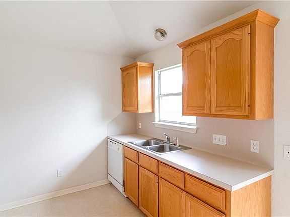 2nd image of 2603 Northlawn Dr