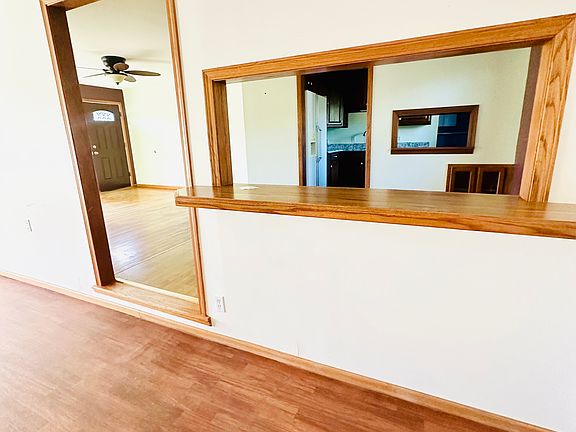 5th image of 908 N Wilbur Ln