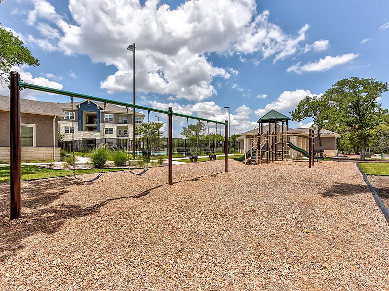 Live Oak — Photo 27