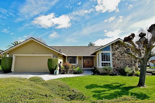 1st image of 2711 Curlew Ct