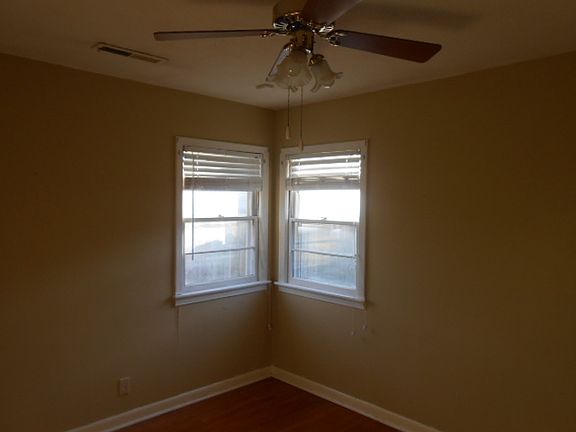 5th image of 213 Pauline St