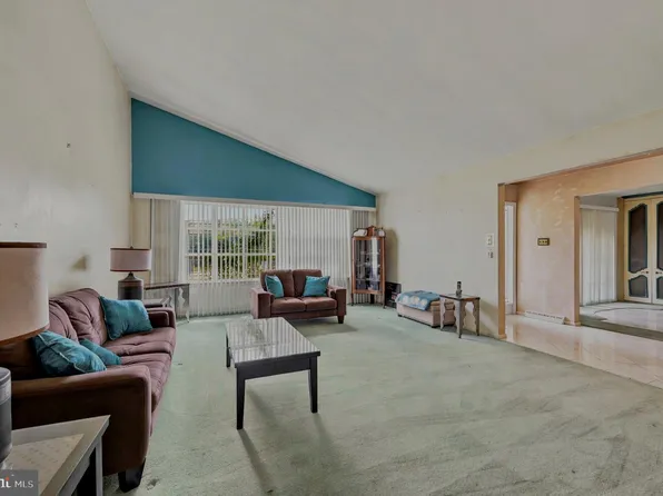 7900 Deer Run Rd, Glenside, PA 19038