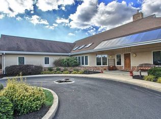 13 Deer Run Rd, Hershey, PA 17033