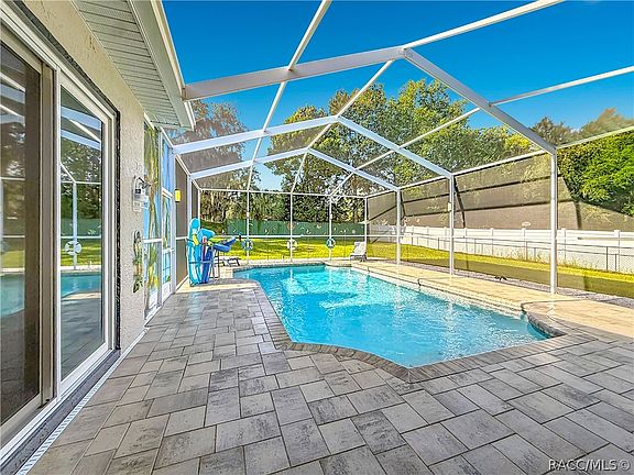 4th image of 5904 W Meadowpark Ln