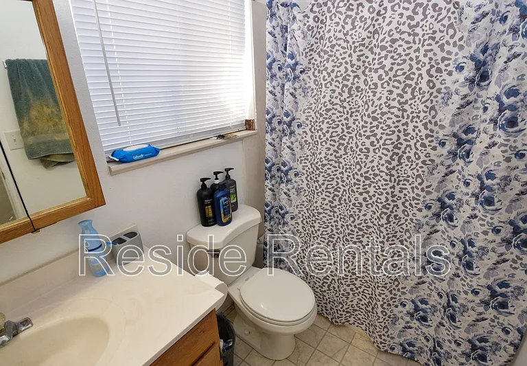 686 1/2 Darwin Ave #3 — Photo 10