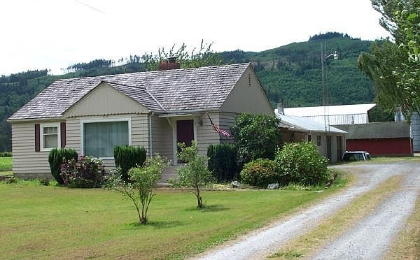 4367 Deming Road front of house