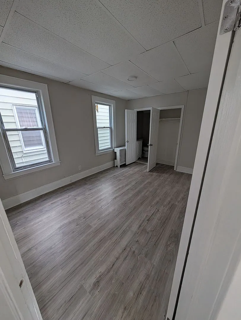 195 Lehigh Ave — Photo 3