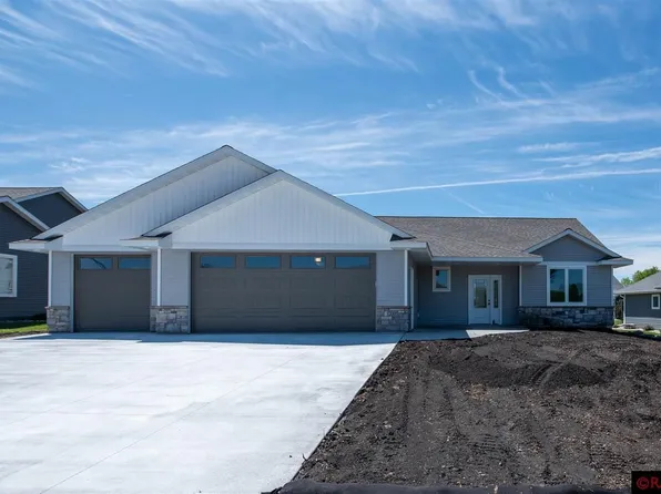 2005 Shalom Ave, Mankato, MN 56001