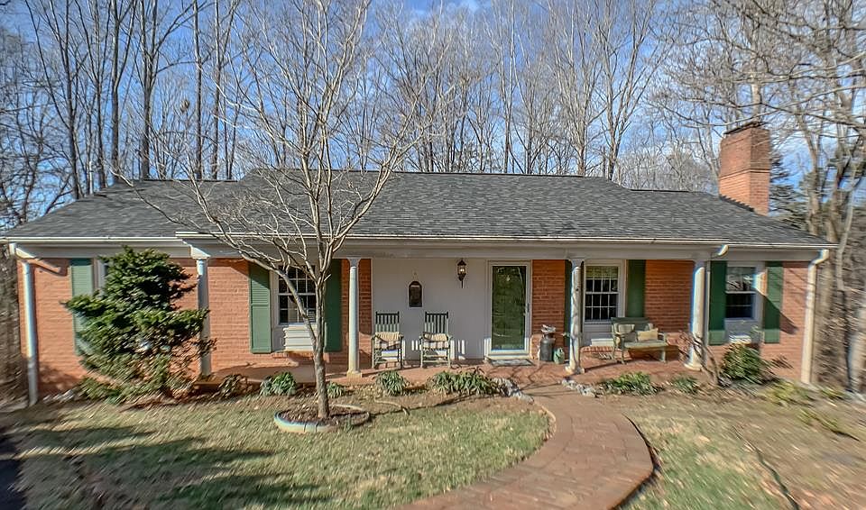 1st image of 107 Sherwood Pl