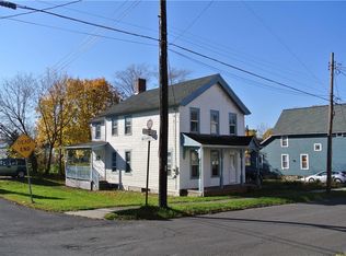 37 John St, Geneva, NY 14456