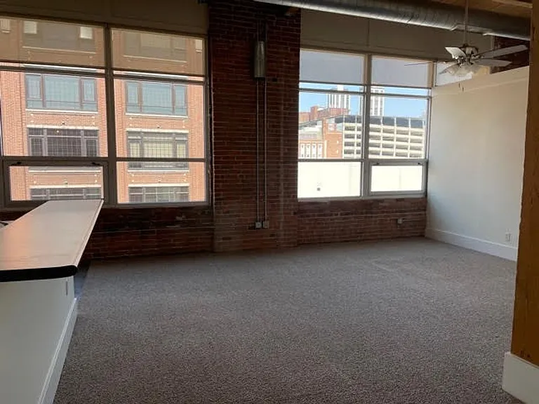 311 SW Water St — Photo 16