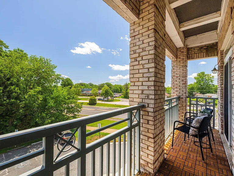 810 Belmont Bay Dr #201 — Photo 34