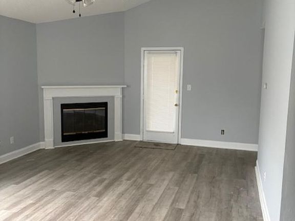 Living Room Vaulted ceiling