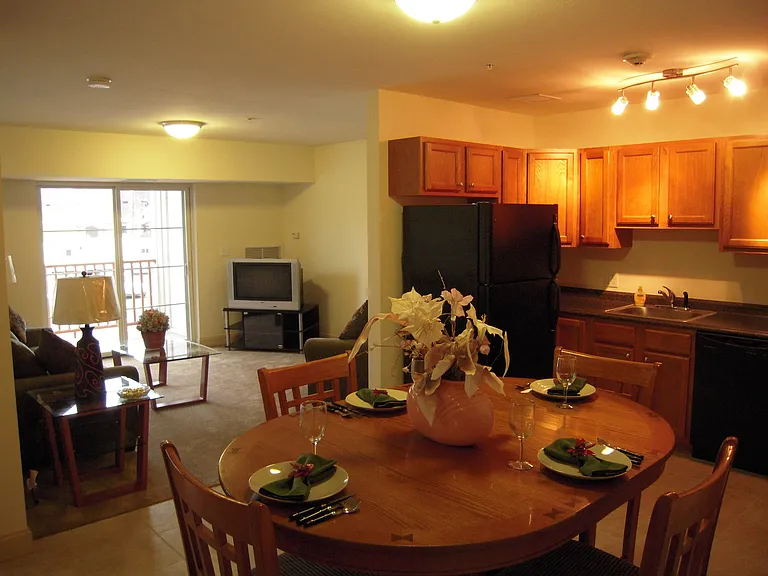 Stonybrook Apartments — Photo 8