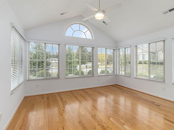 5th image of 9015 Royal Oak Ln