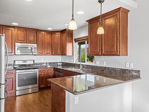 5th image of 455 N Deanjou Ave