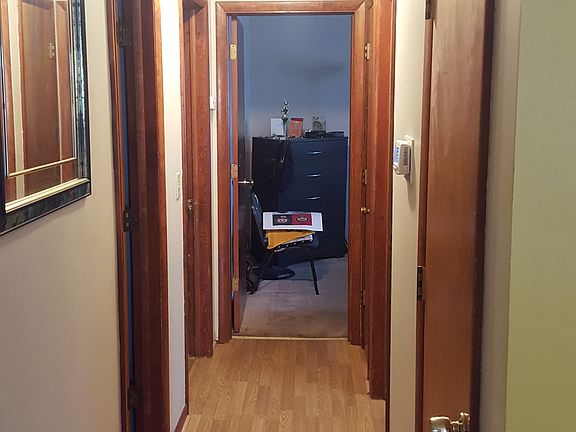 4th image of 3382 Bremen St