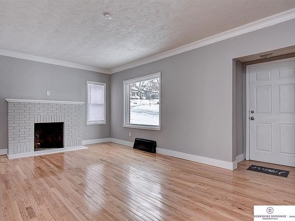 3rd image of 4808 Bedford Ave
