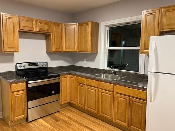 2nd image of 12 Osborne St #1A