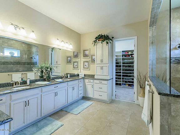 5th image of 216 Eagle Rock Dr