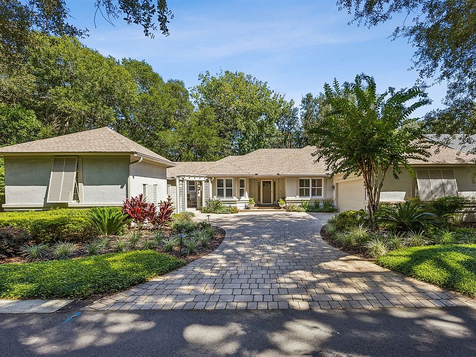 1st image of 44 Beach Wood Rd