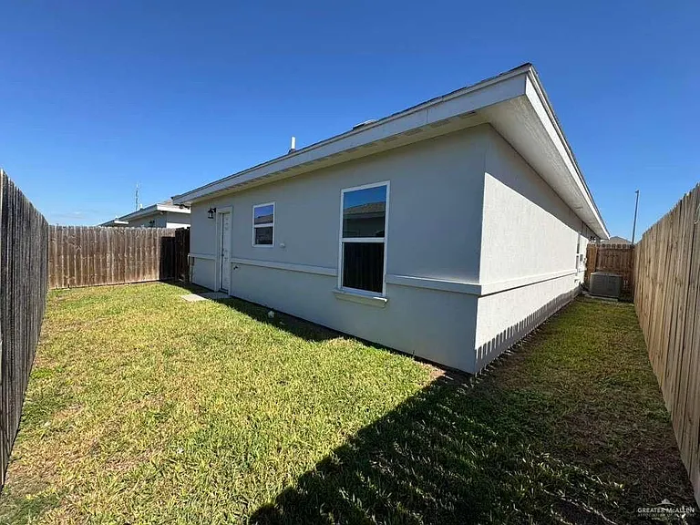 5007 N Winona Dr #3 — Photo 9