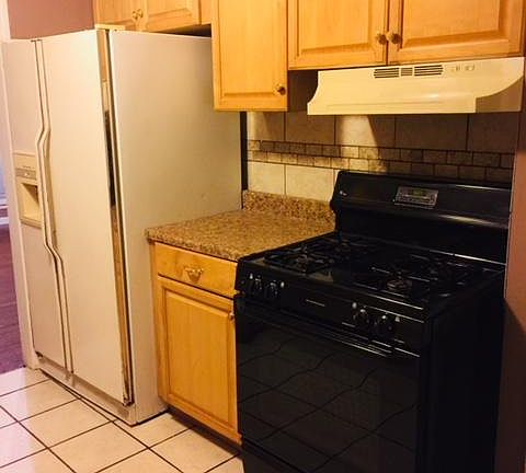 4th image of 29 E Newport Ave