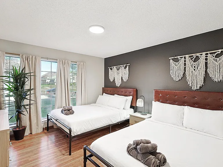 708 Azalea Dr — Photo 34