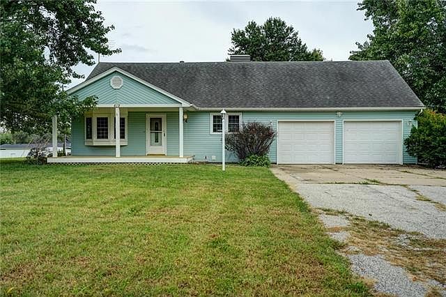 1st image of 419 Village Ln