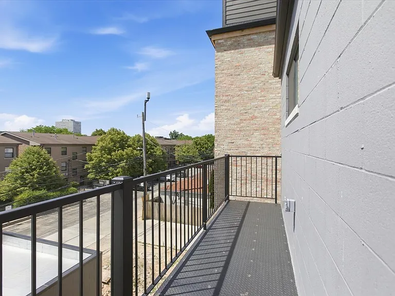 4932 S Champlain Ave #3 — Photo 19