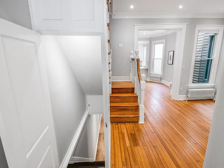 8 R St NW #6 — Photo 27