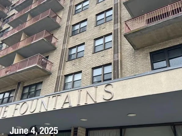 1000 Clove Rd APT 2D, Staten Island, NY 10301