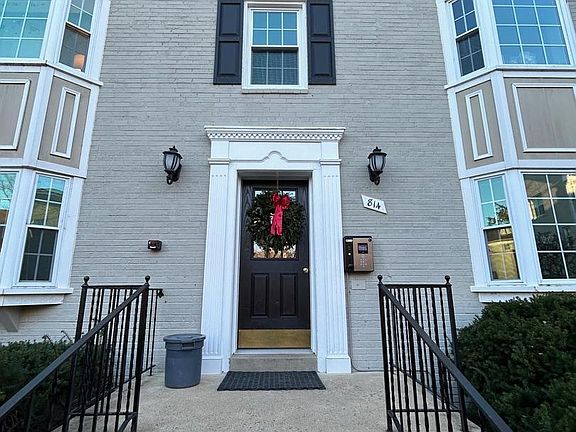 3rd image of 814 S Arlington Mill Dr #6-302