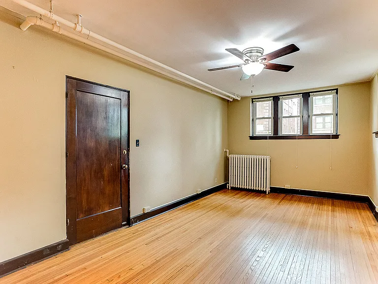 2884 Irving Ave S — Photo 10