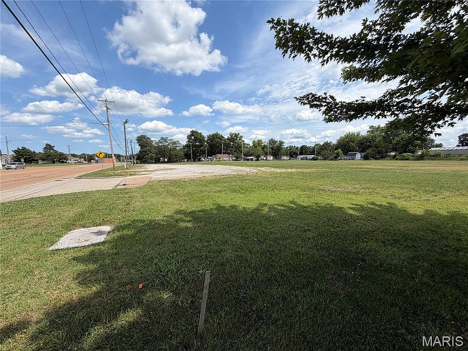 2nd image of 430 Edwardsville Rd