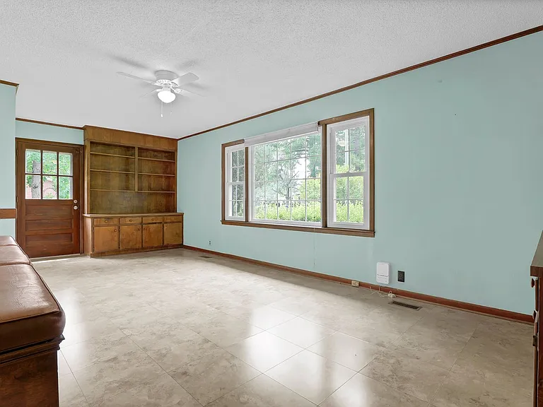 700 Clyde Dr — Photo 13