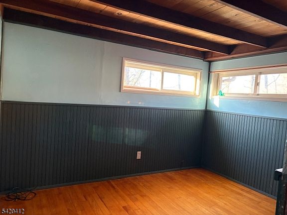 5th image of 8 Beachview Ct